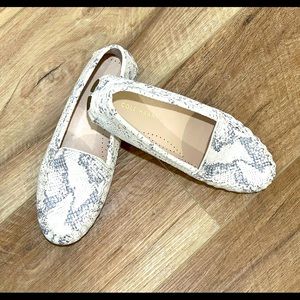 Cole Haan
Evelyn Snakeskin Embossed Leather Driver